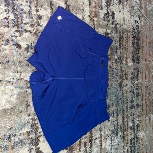 Lulu lemon shorts. In used but great condition!! No size but for like a 2!